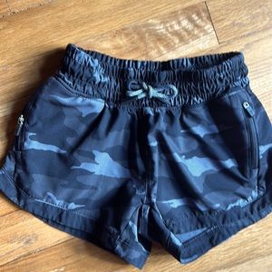 Athleta girls shorts XS/6 black camouflage